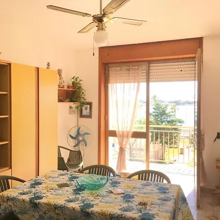 Delia Apartment